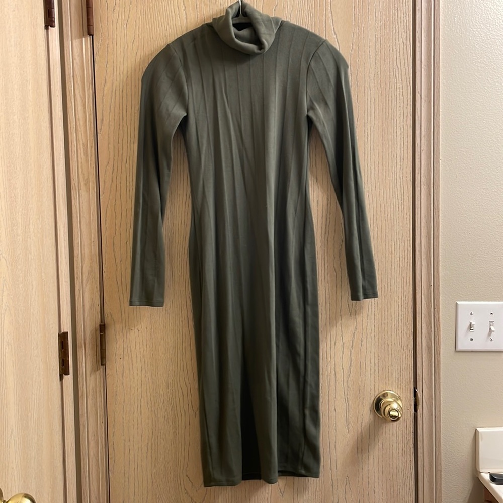 Green, turtle neck, long sleeve dress